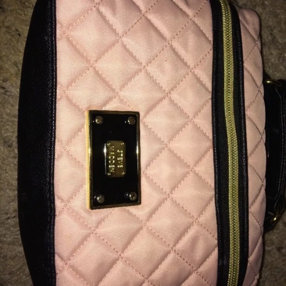 Steve Madden makeup bag - Picture 1 of 4